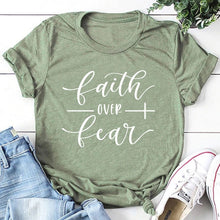 Lade das Bild in den Galerie-Viewer, Faith Over Fear T-Shirt
